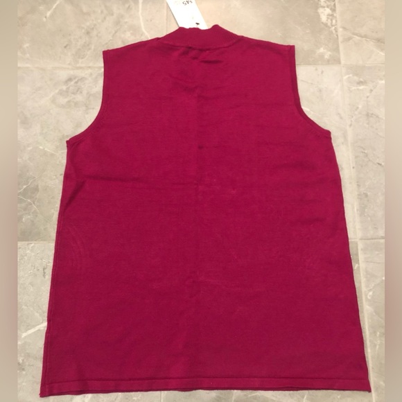 Goa Sleeveless Mock Neck Top BNWT - Picture 3 of 6